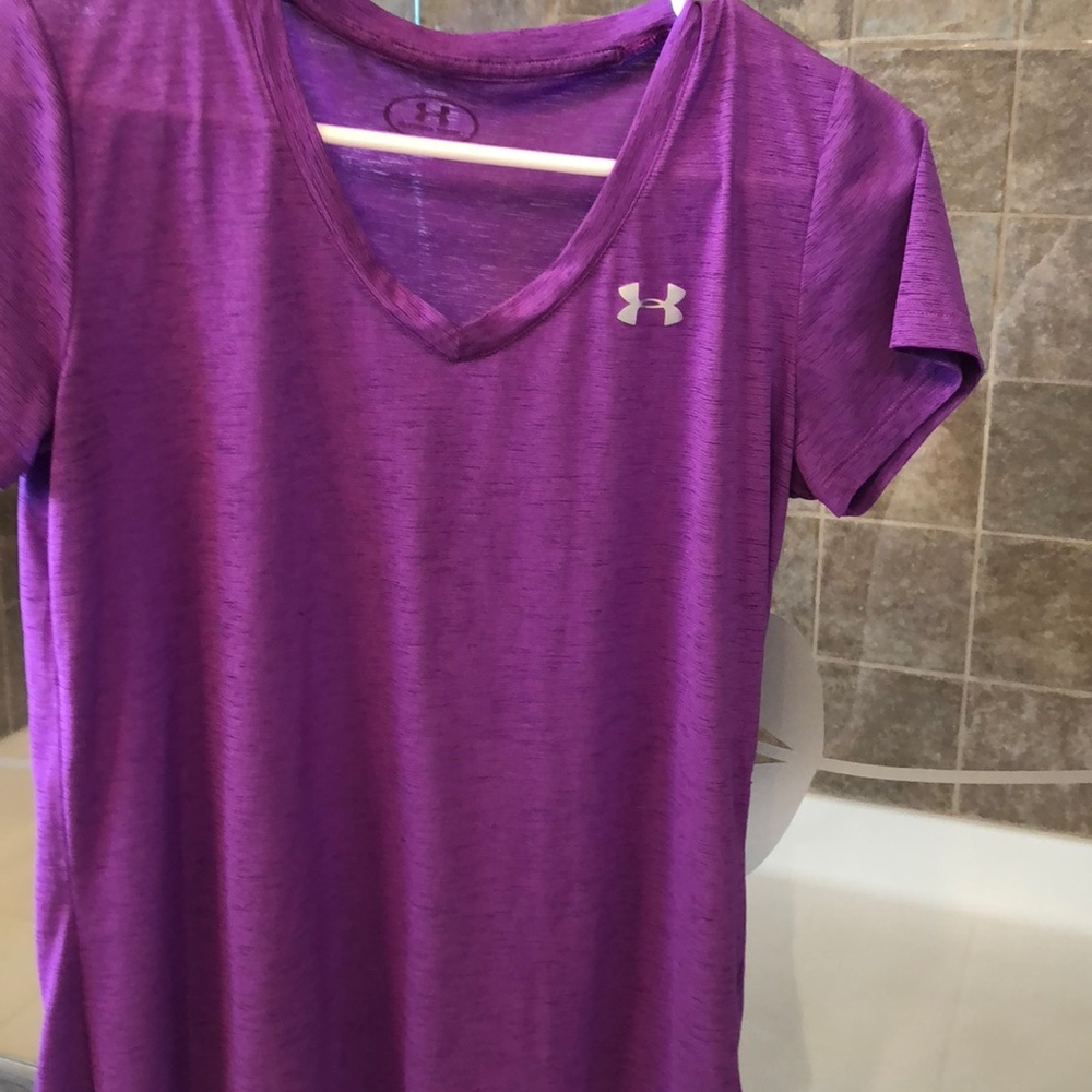 V neck tech tee